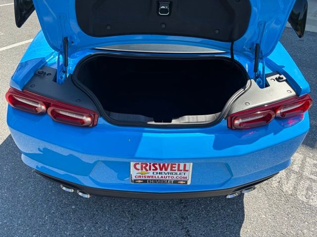 Used 2022 Chevrolet Camaro LT w/ Technology Package RWD image 7