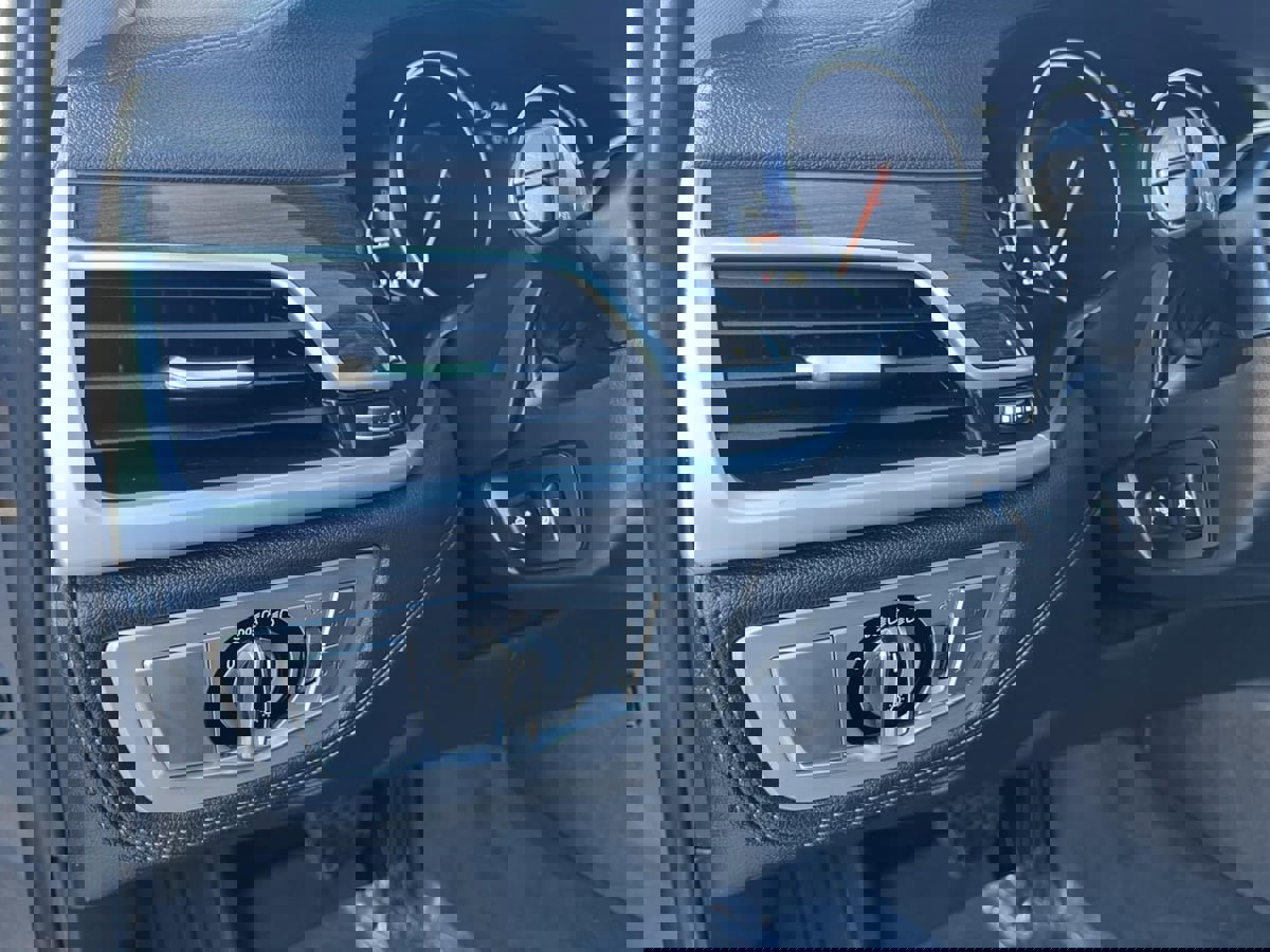 Used 2019 BMW 740i xDrive image 11