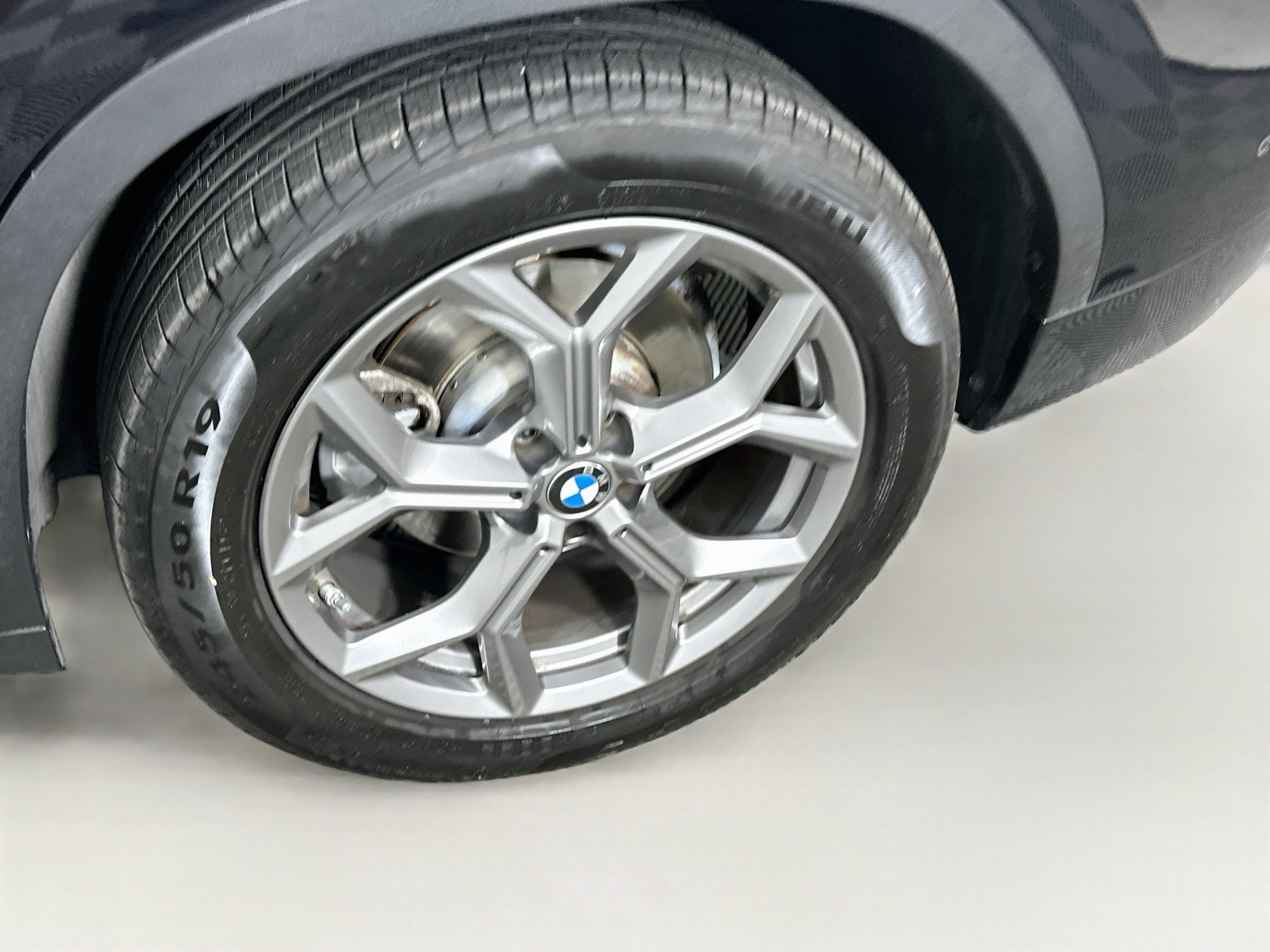 Used 2024 BMW X3 sDrive30i w/ Convenience Package RWD image 11