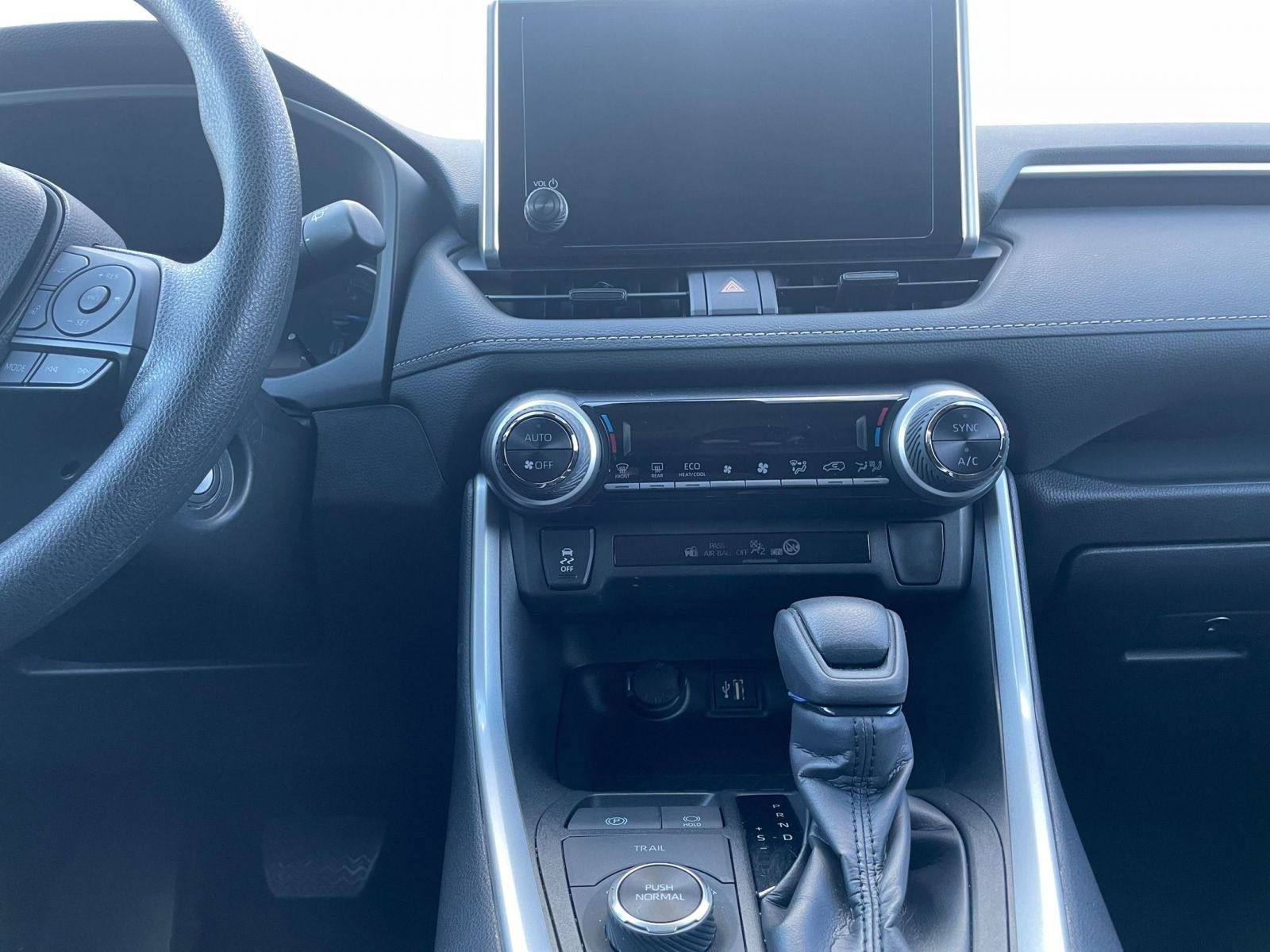 Used 2025 Toyota RAV4 LE image 18