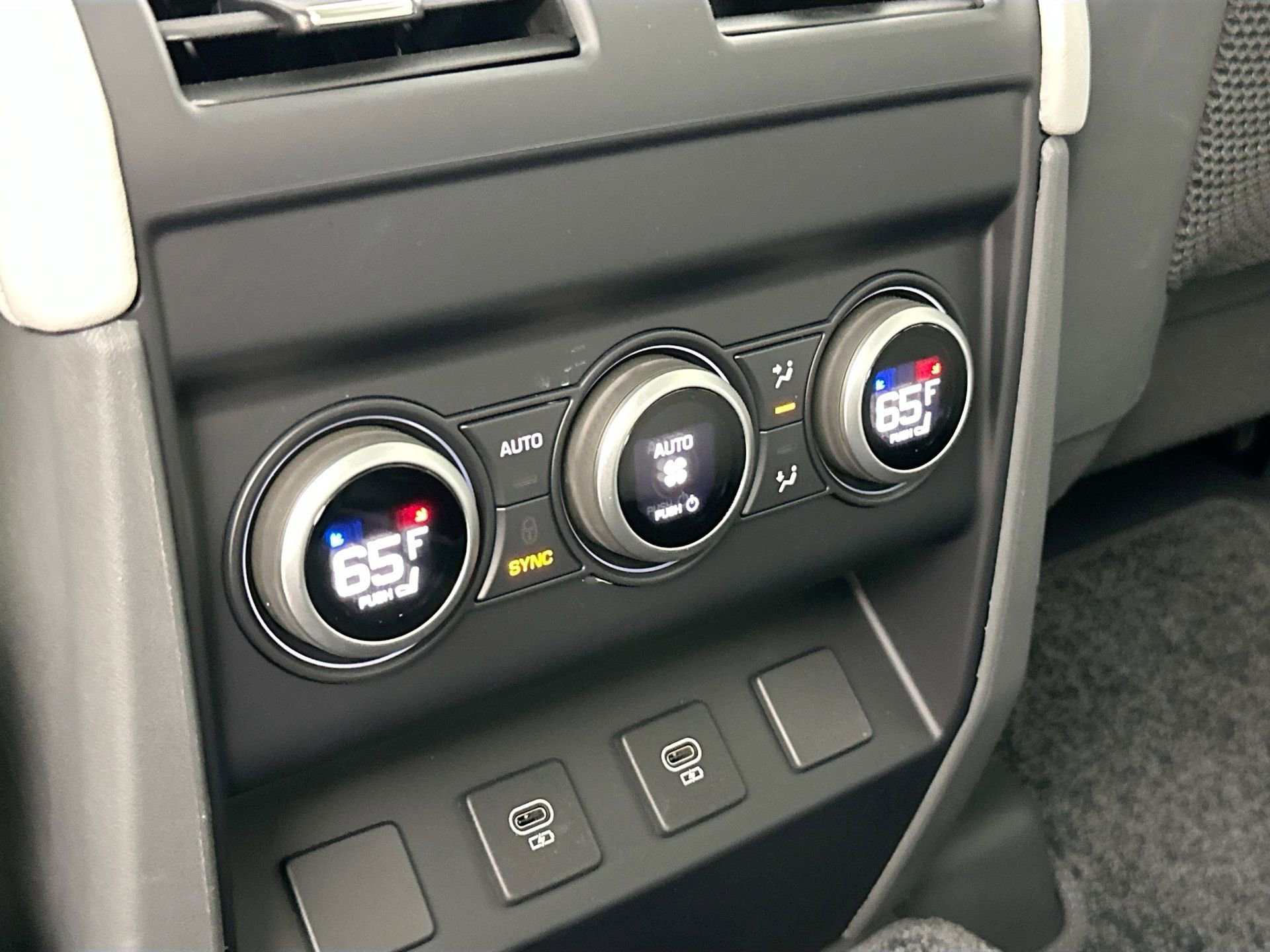 Certified 2025 Land Rover Defender 130 S image 28