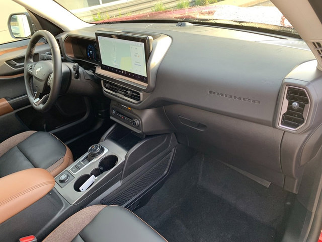 Used 2025 Ford Bronco Sport Outer Banks w/ Outer Banks Tech Package+ image 11