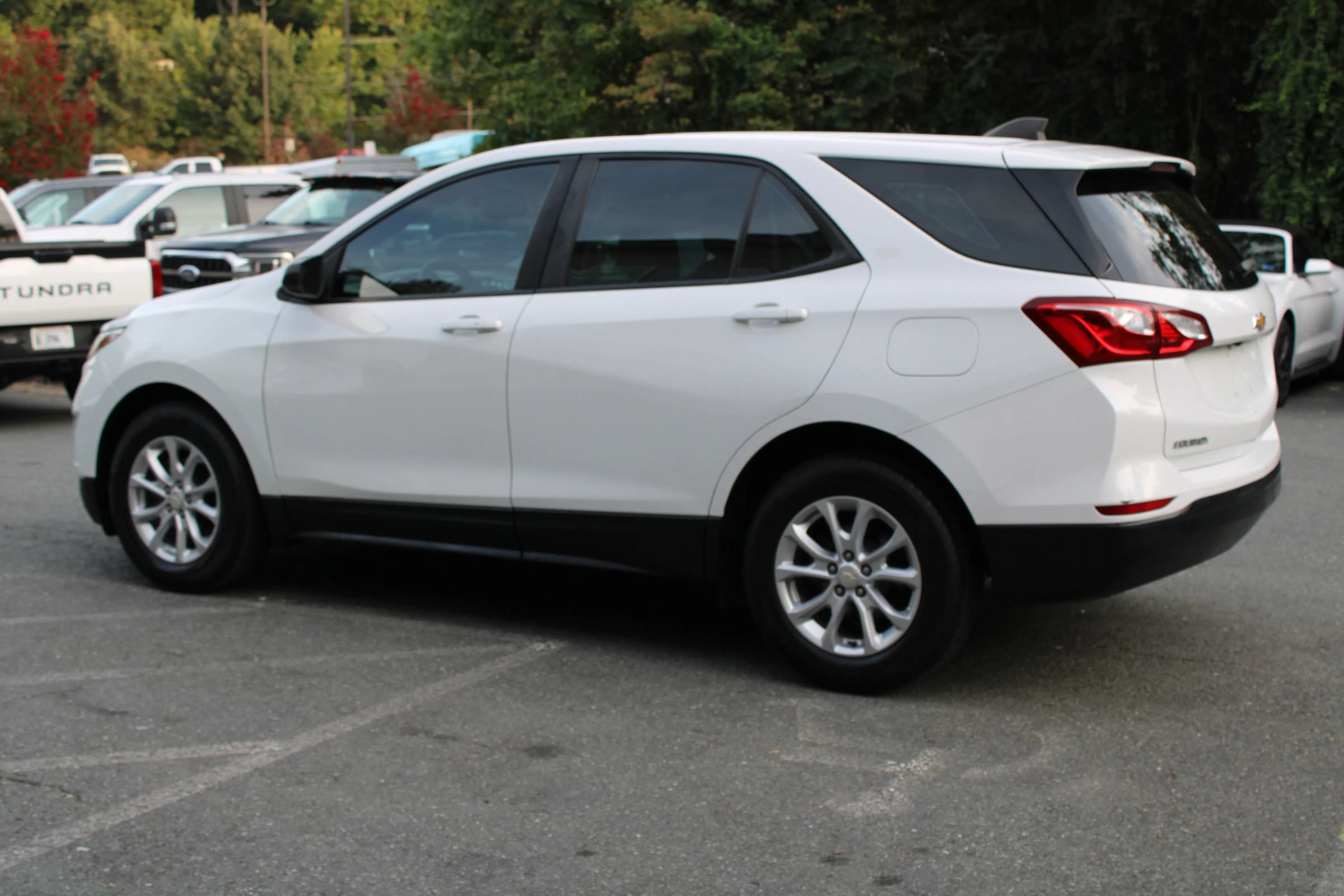 Used 2021 Chevrolet Equinox LS FWD image 4