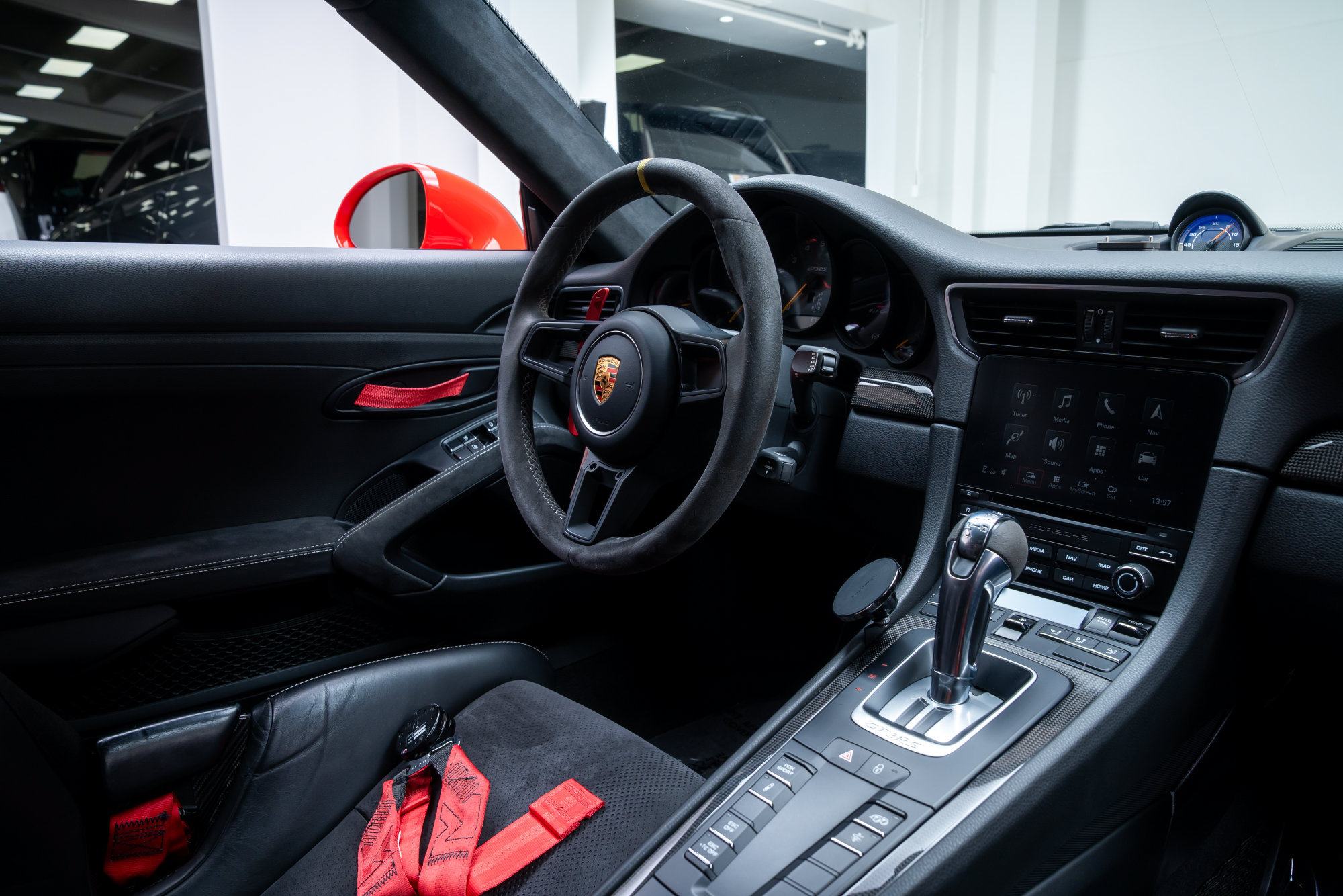 Used 2019 Porsche 911 GT3 RS RWD image 18