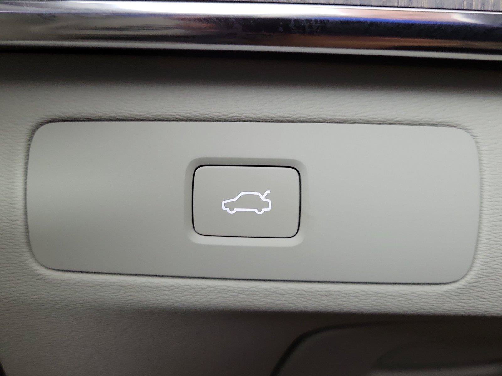 New 2027 Volvo XC90 B6 Ultra AWD/4WD image 35