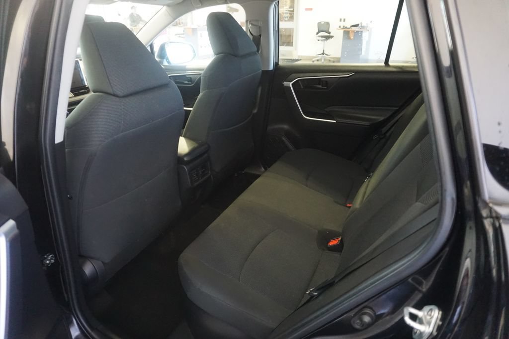 Used 2023 Toyota RAV4 LE AWD/4WD image 19