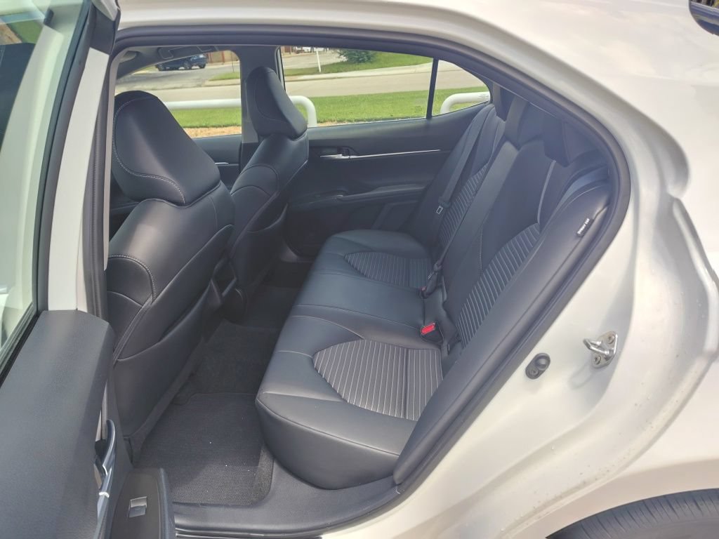 Used 2023 Toyota Camry SE FWD image 6