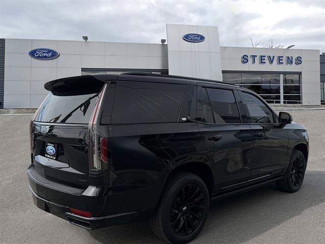 Used 2024 Cadillac Escalade Sport Platinum w/ LPO, ONYX Package AWD/4WD image 4