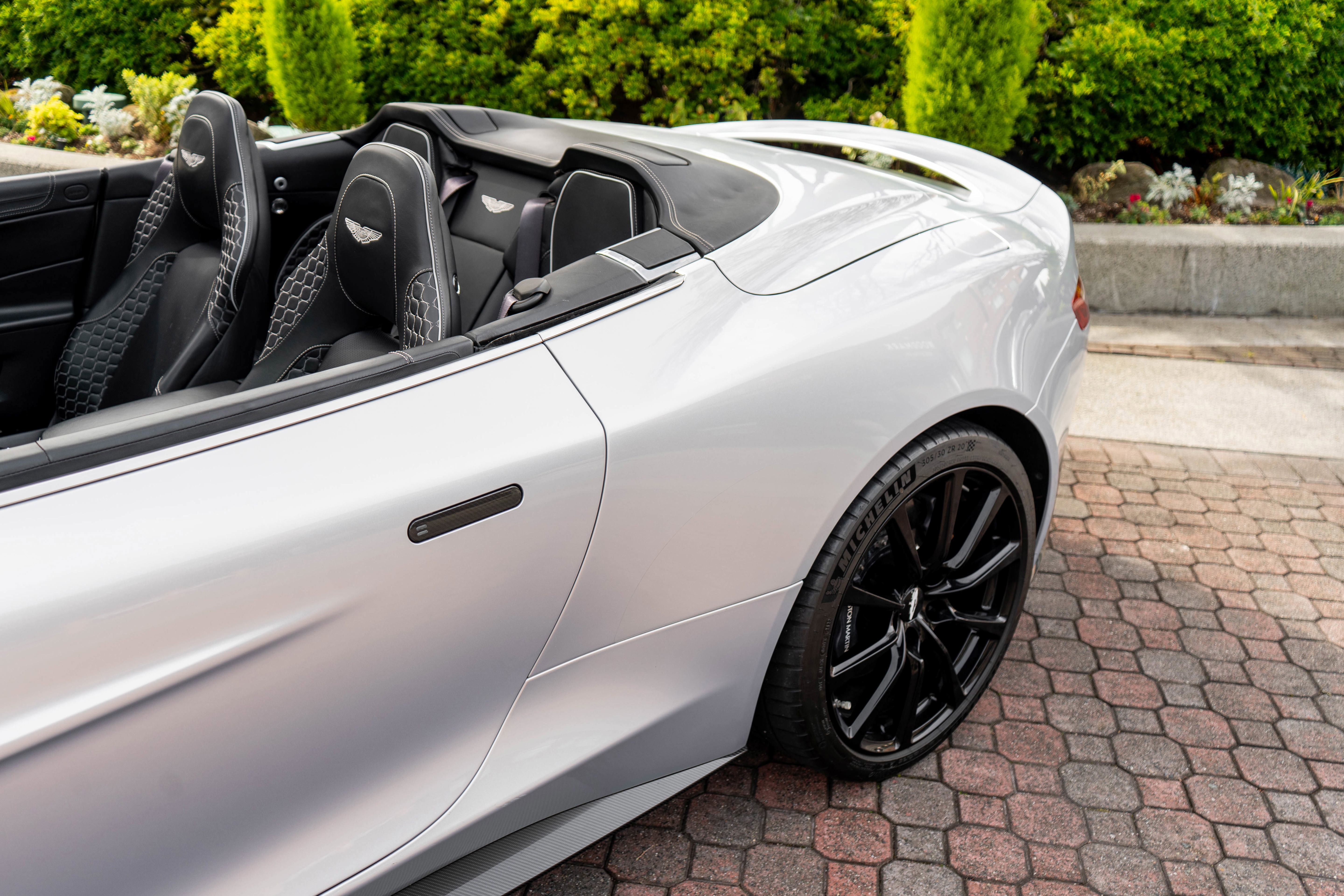 Used 2016 Aston Martin Vanquish Volante image 44