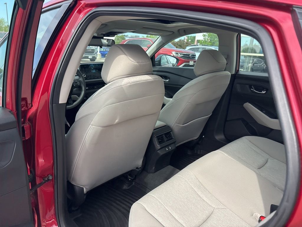 Certified 2025 Honda Accord SE image 37