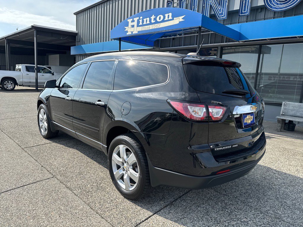 Used 2017 Chevrolet Traverse LT image 3