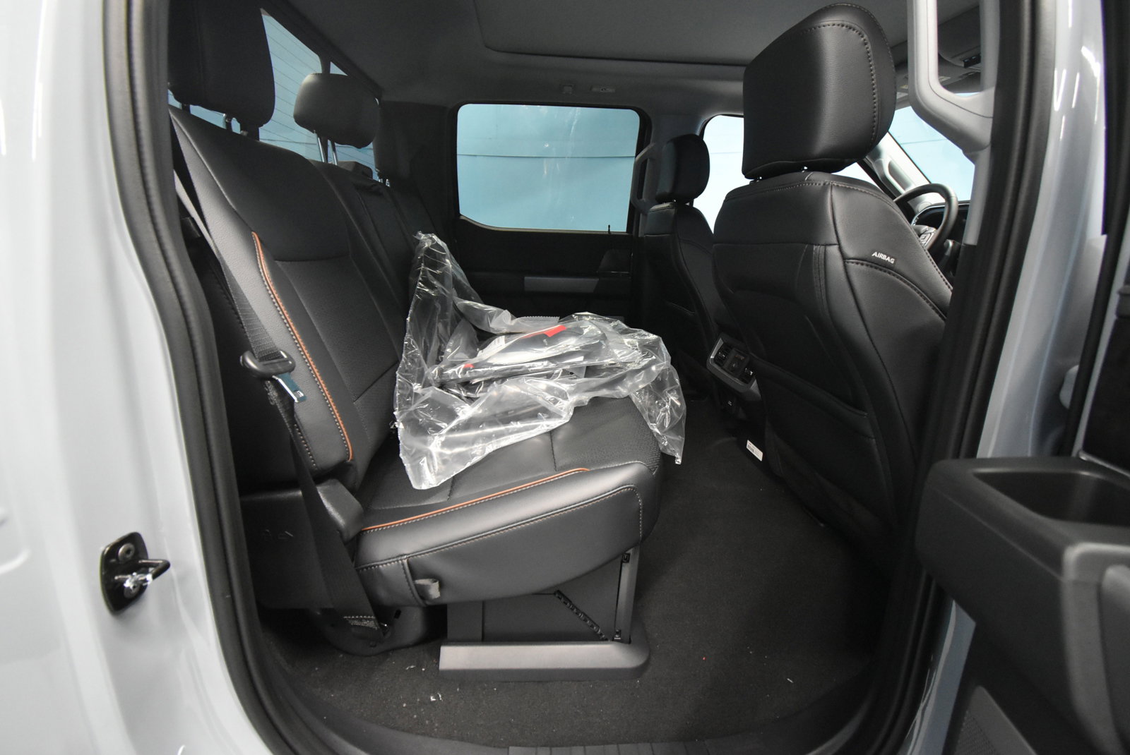 New 2025 Ford F350 Lariat w/ Lariat Ultimate Package image 22
