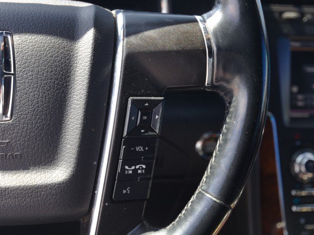 Used 2015 Lincoln Navigator 4WD image 19
