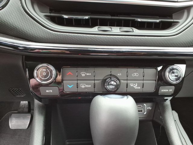 New 2026 Jeep Compass Latitude AWD/4WD image 15