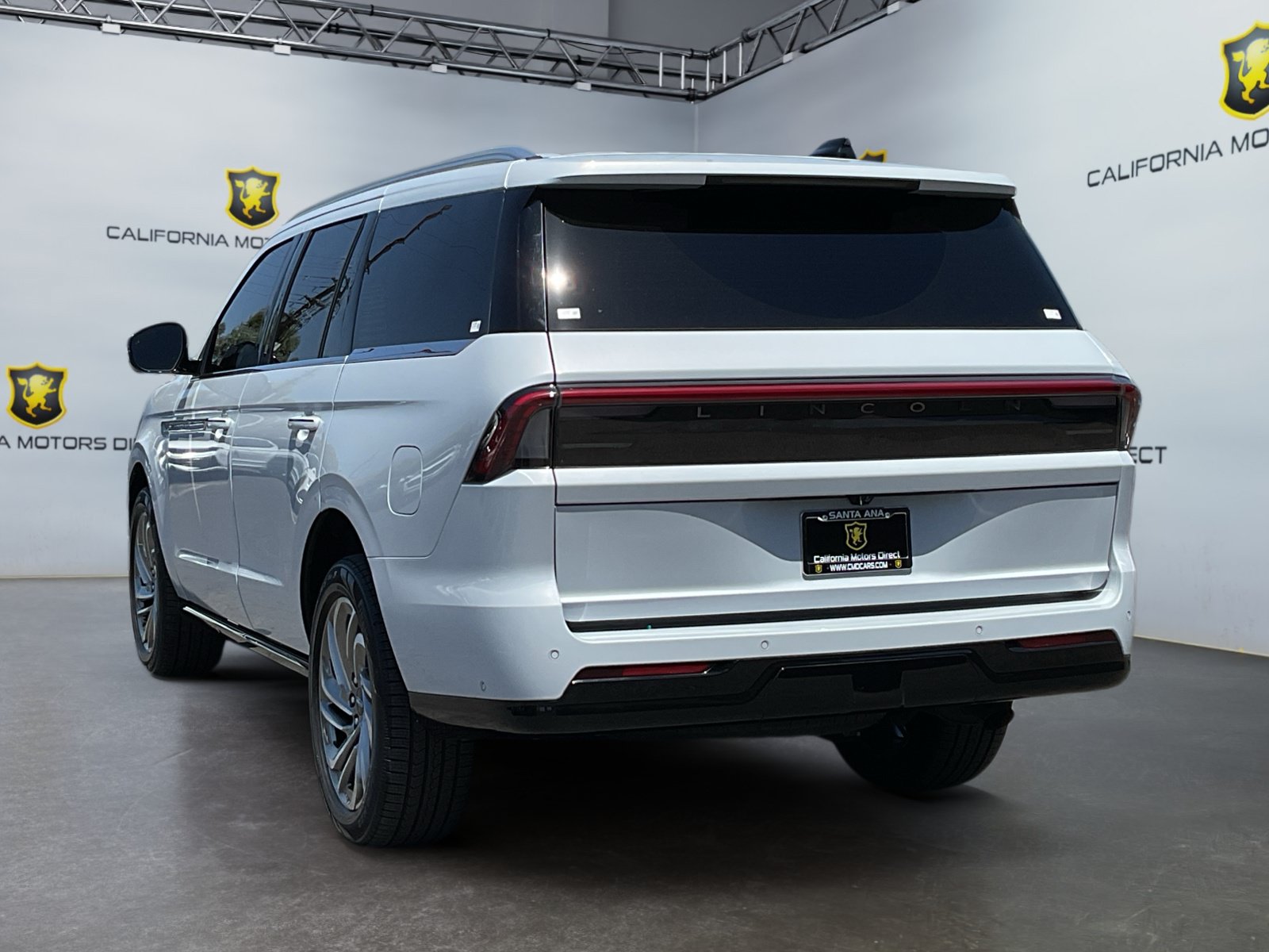 Used 2025 Lincoln Navigator Reserve AWD/4WD image 7