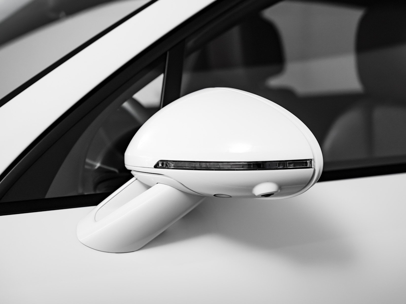 Certified 2024 Porsche Macan image 27