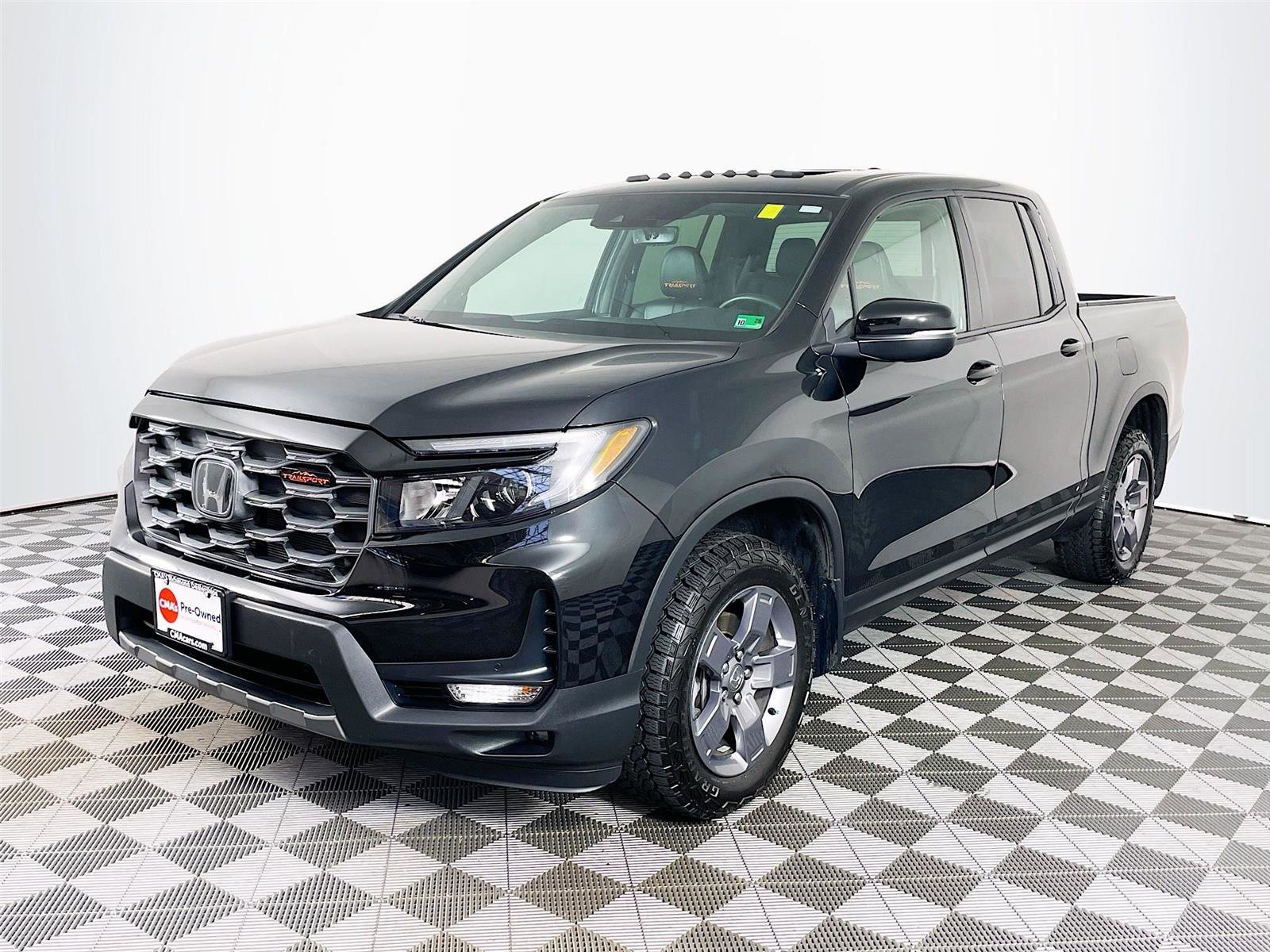 Used 2025 Honda Ridgeline TrailSport image 3