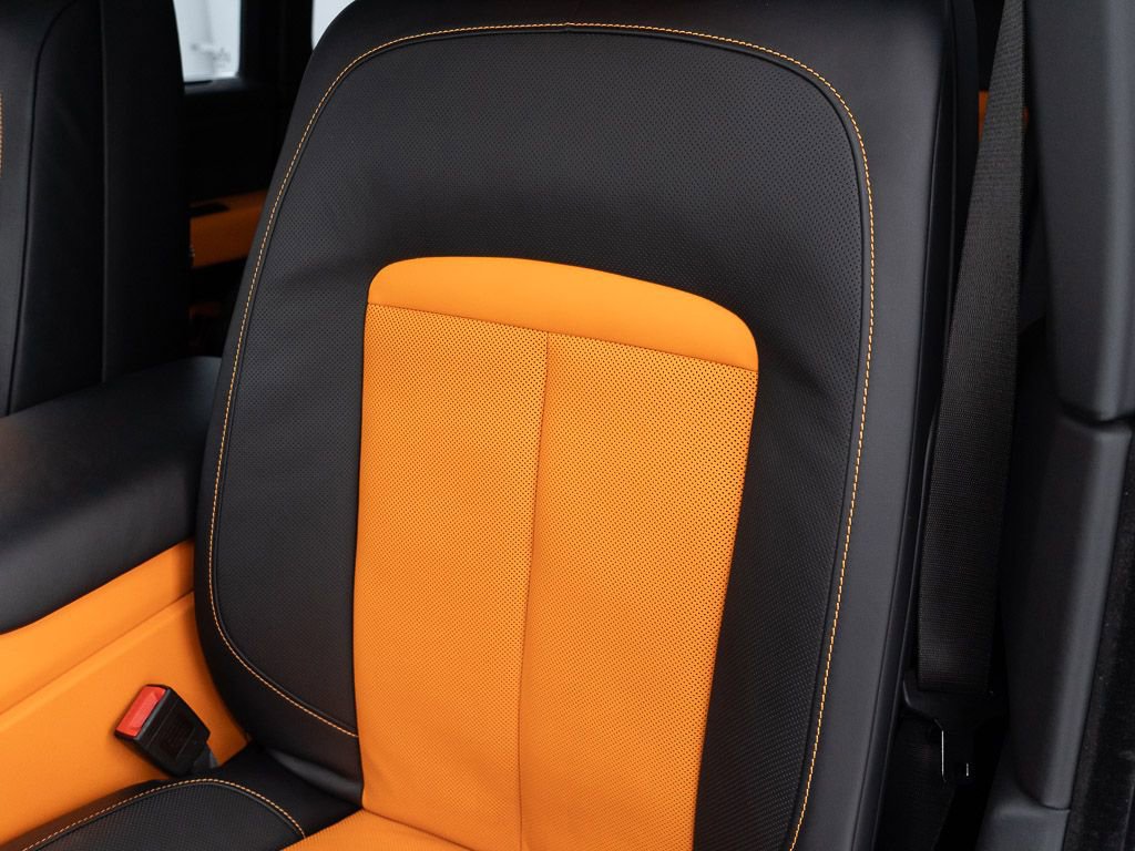 Certified 2023 Rolls-Royce Cullinan AWD/4WD image 19
