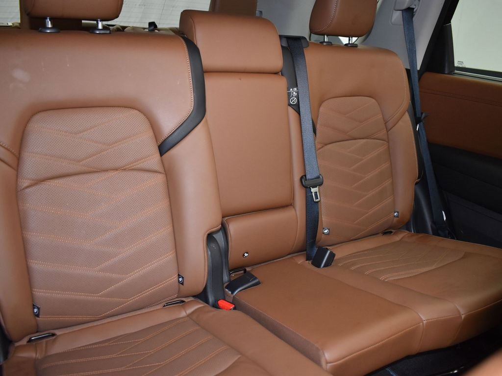 Used 2024 Nissan Pathfinder Platinum w/ Cargo Package image 27