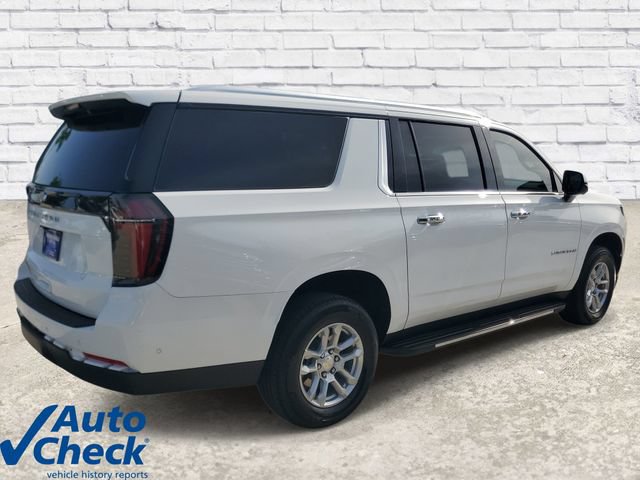Used 2025 Chevrolet Suburban LS RWD image 3