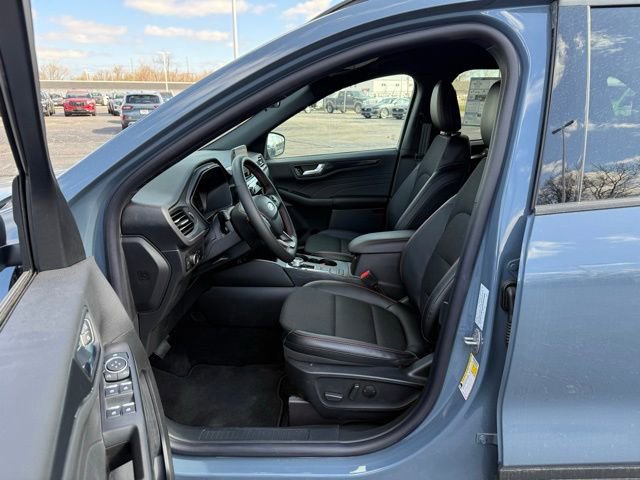 New 2025 Ford Escape ST-Line w/ Equipment Group 301A FWD image 13