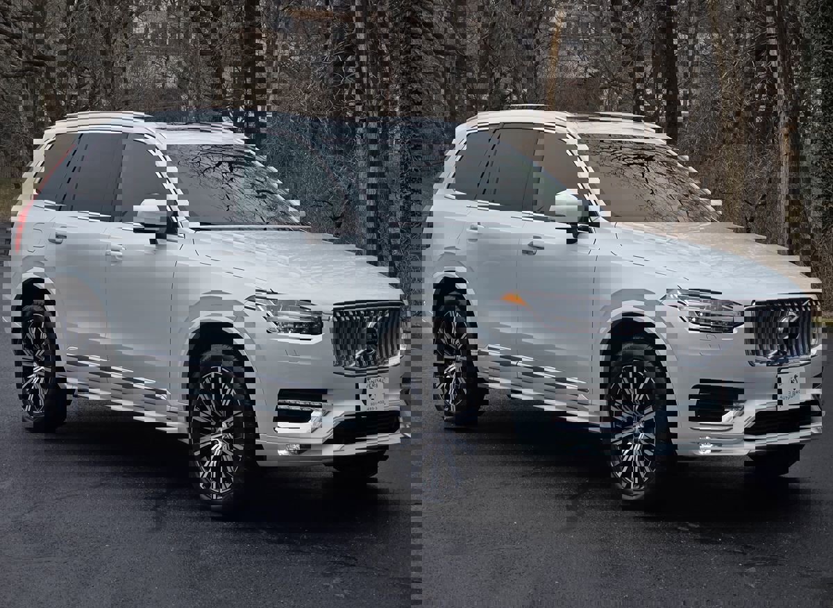 Used 2024 Volvo XC90 B5 Core w/ Climate Package image 8