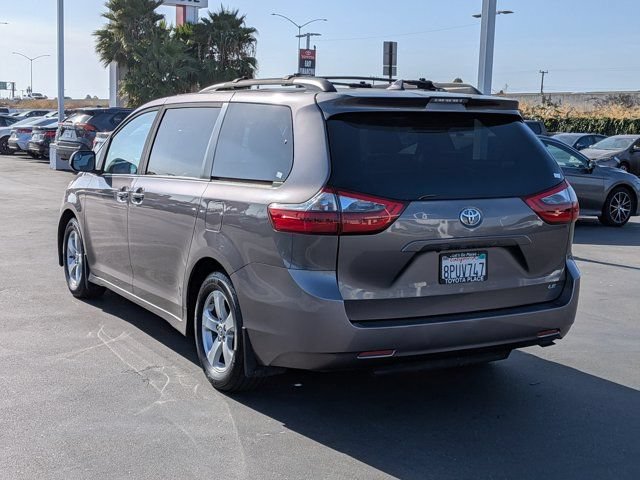 Used 2020 Toyota Sienna LE w/ Carpet Mat Package FWD image 13