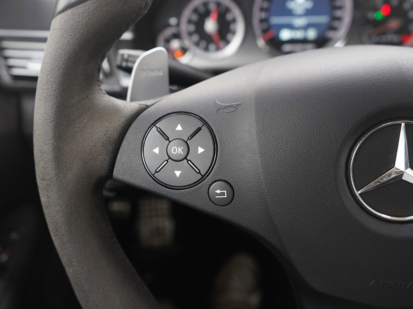 Used 2010 Mercedes-Benz E 63 AMG Sedan image 25