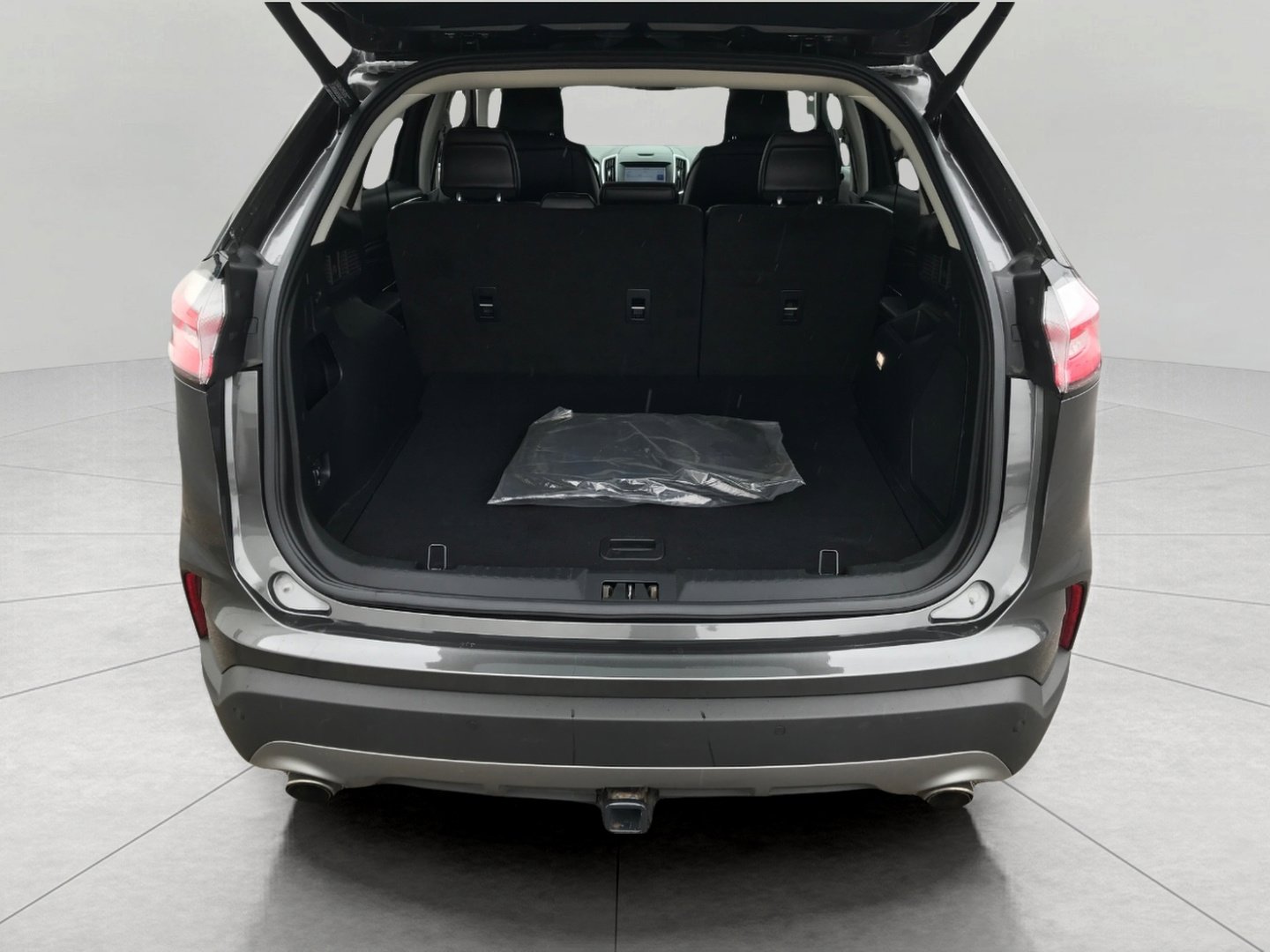 Used 2019 Ford Edge Titanium w/ Cold Weather Package AWD/4WD image 14