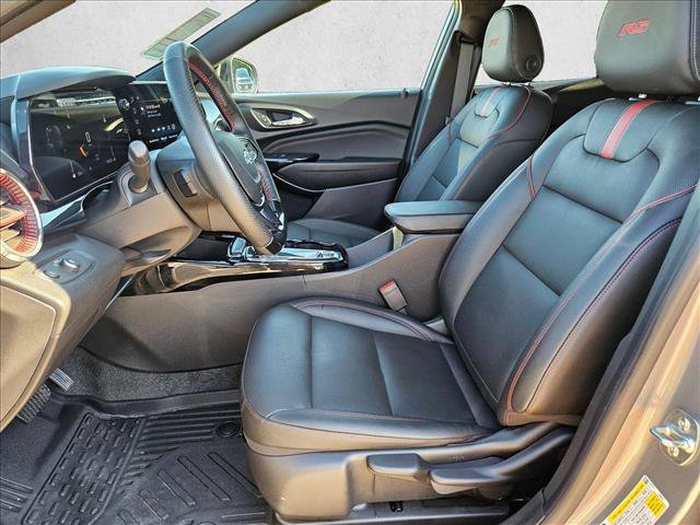Used 2025 Chevrolet Trax RS FWD image 15
