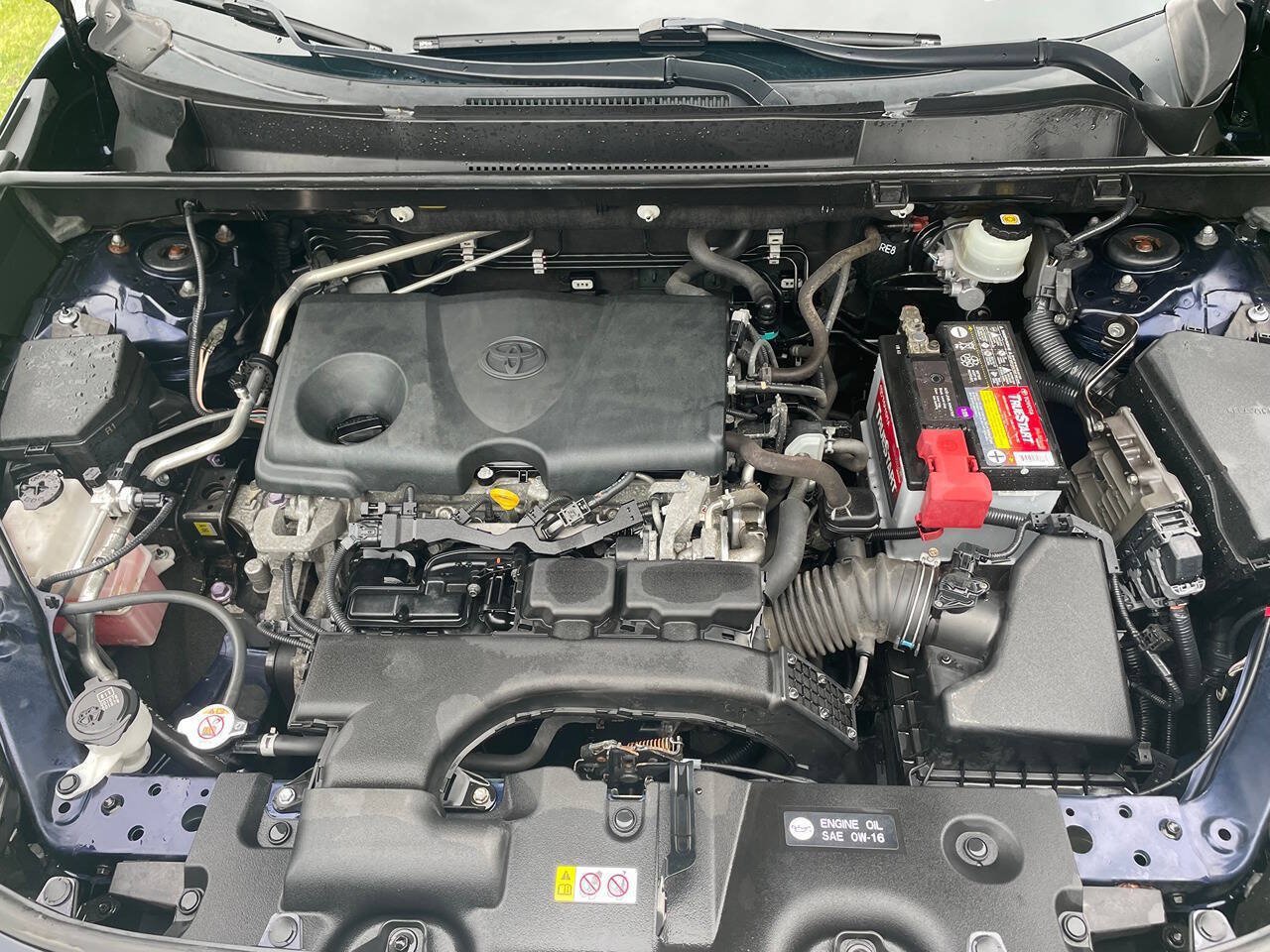 Used 2019 Toyota RAV4 XLE w/ Convenience Package AWD/4WD image 3
