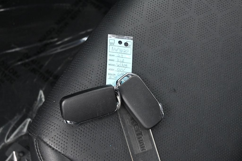 Used 2024 Kia Seltos EX FWD image 19