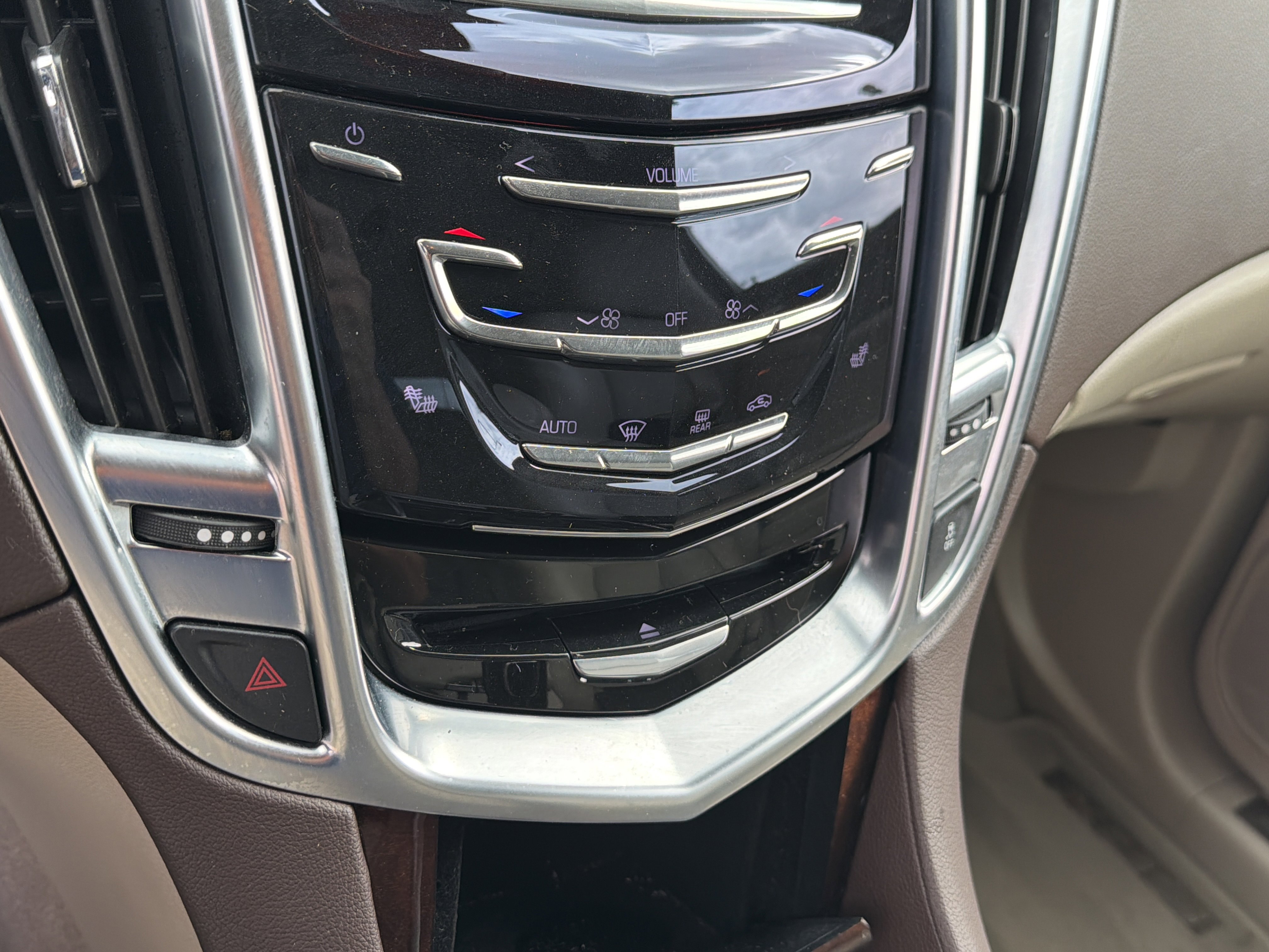 Used 2016 Cadillac SRX Luxury w/ Driver Awareness Package FWD image 23