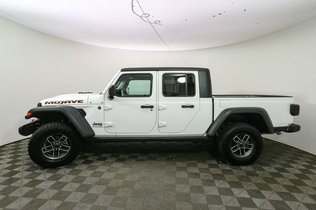 Used 2026 Jeep Gladiator Mojave AWD/4WD image 6