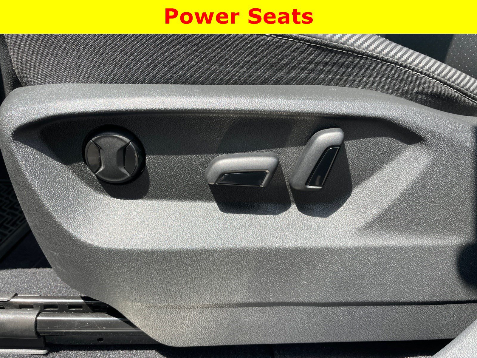 Used 2023 Volkswagen Atlas Cross Sport SE w/ Panoramic Sunroof Package FWD image 19