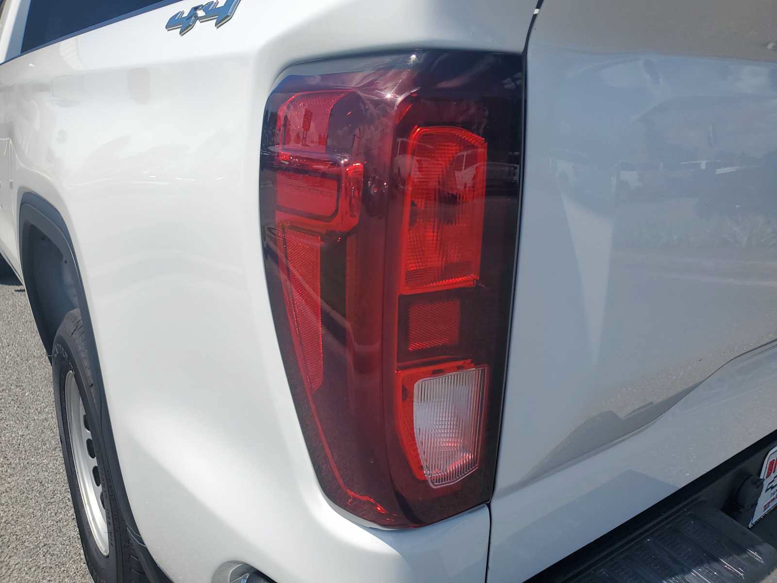Used 2022 GMC Sierra 1500 Pro w/ Pro Value Package AWD/4WD image 18