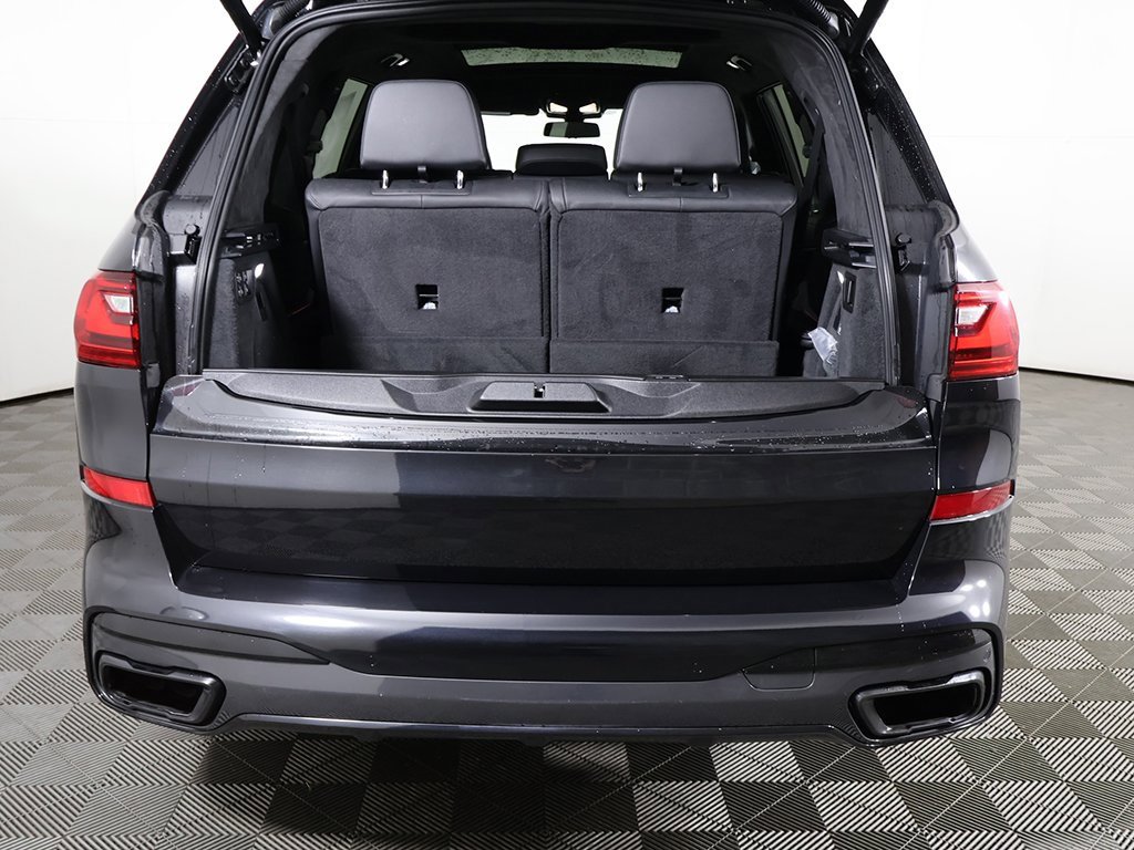 Used 2022 BMW X7 M50i image 20