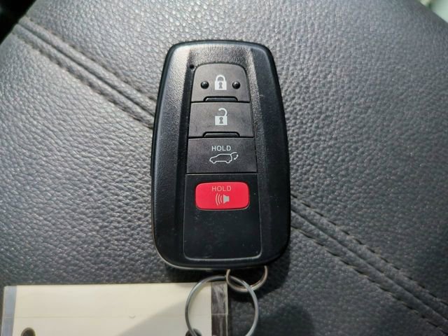 Used 2021 Toyota RAV4 Limited AWD/4WD image 29