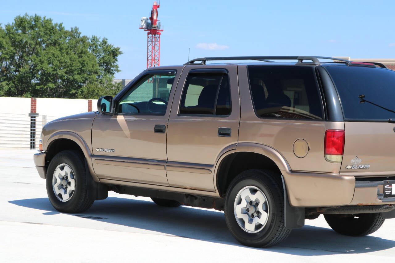 Used 2004 Chevrolet Blazer LS w/ Preferred Equipment Group AWD/4WD image 30