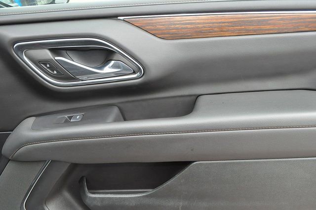 Used 2024 Chevrolet Suburban High Country w/ Advanced Technology Package image 24