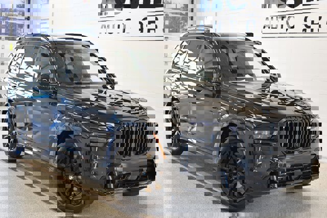 New 2026 BMW X7 M60i