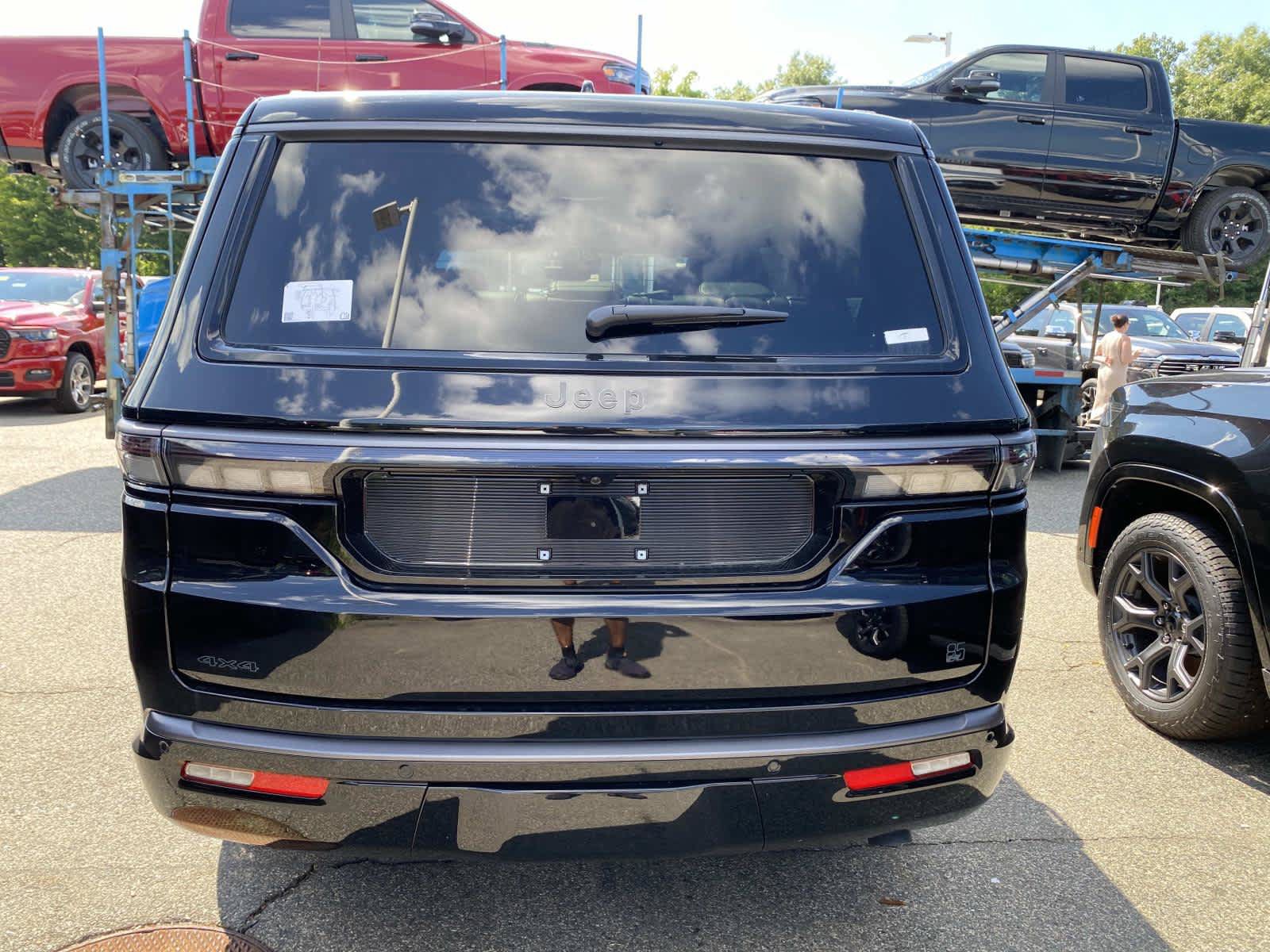 New 2026 Jeep Grand Wagoneer 4WD image 3