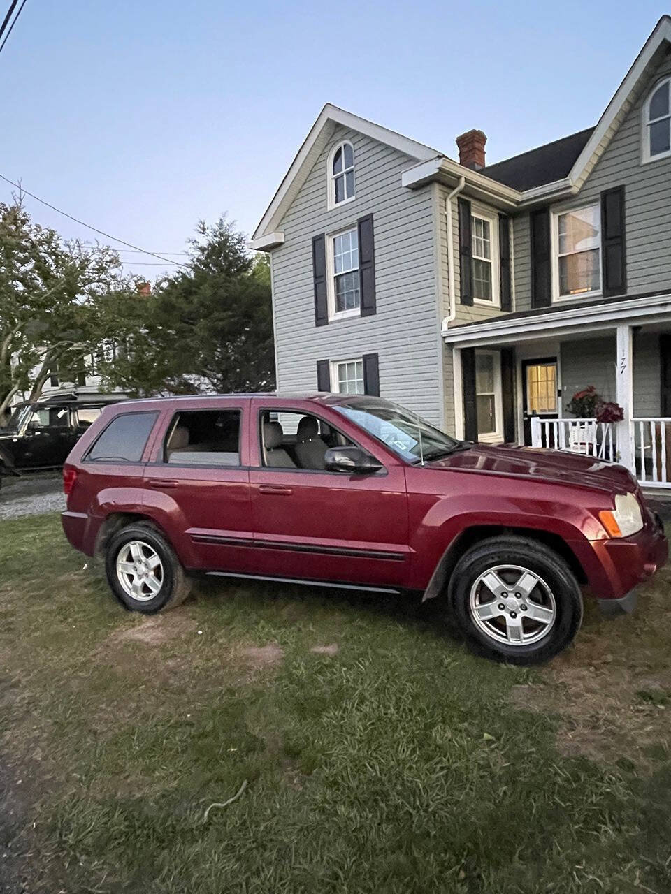 Used 2007 Jeep Grand Cherokee Laredo AWD/4WD image 2