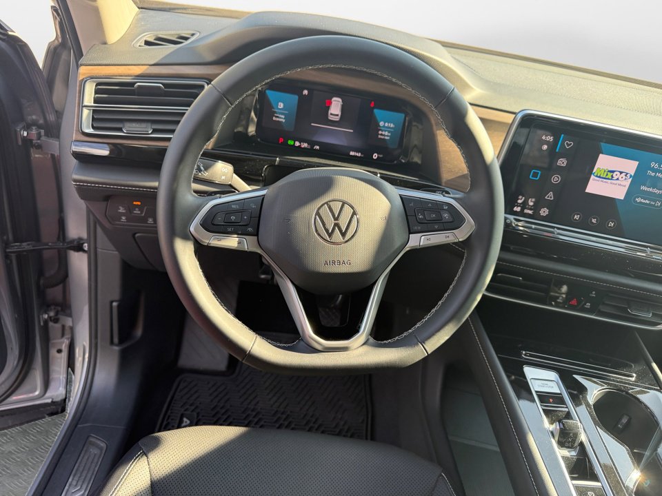 Used 2024 Volkswagen Atlas SE image 13