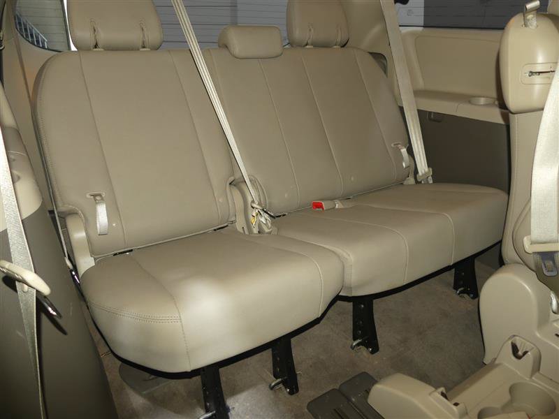 Used 2015 Toyota Sienna XLE FWD image 27
