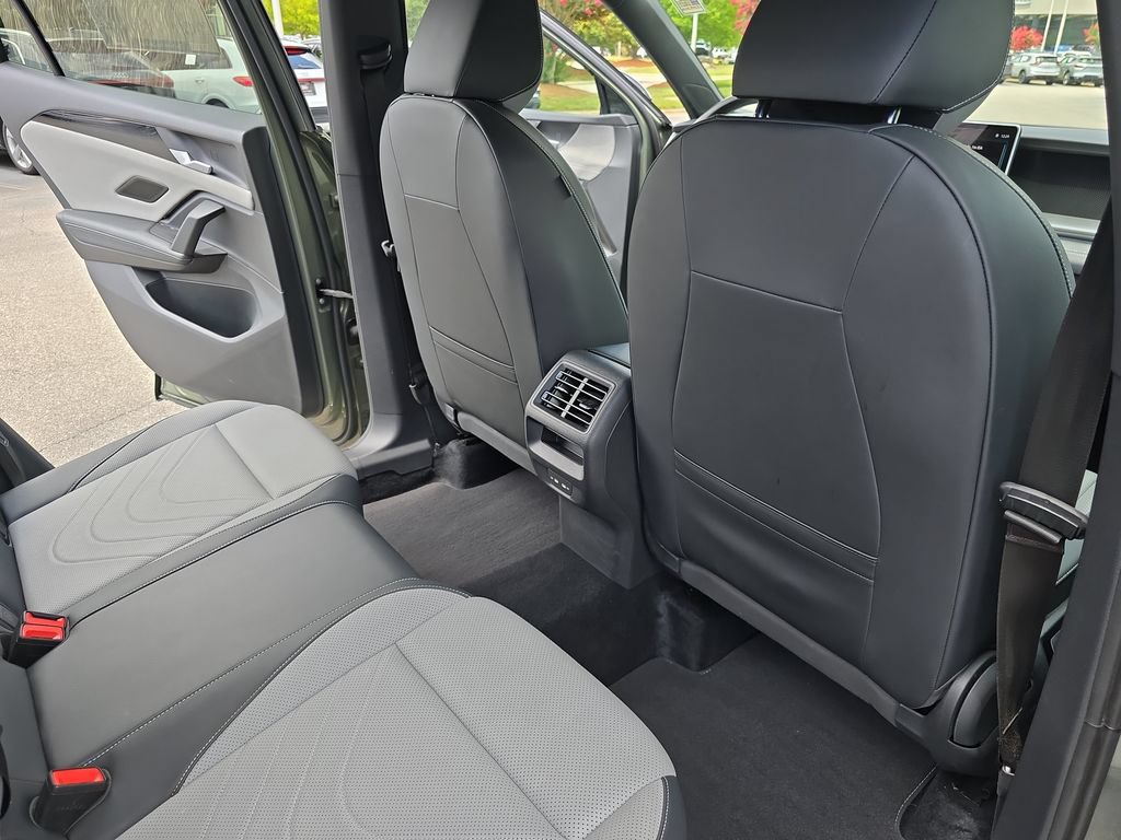 Used 2025 Volkswagen Tiguan SE R-Line AWD/4WD image 11