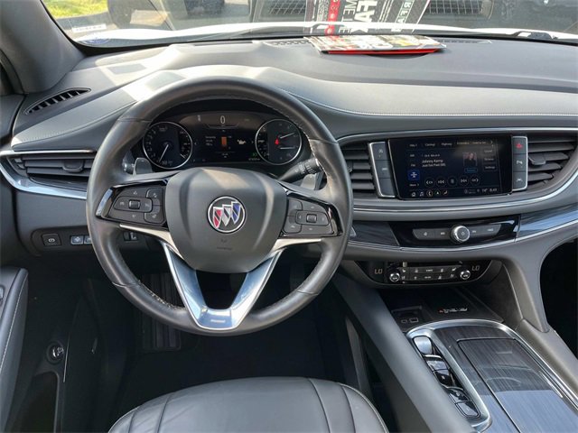 Used 2024 Buick Enclave Premium image 11