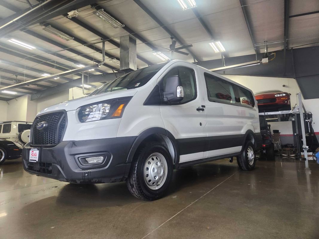 Used 2024 Ford Transit 250 Low Roof AWD image 27