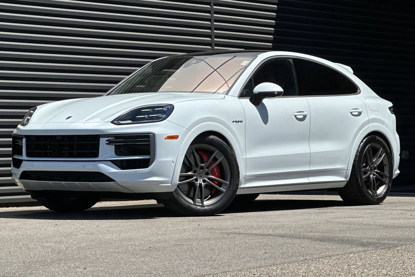 New 2025 Porsche Cayenne Turbo AWD/4WD image 1