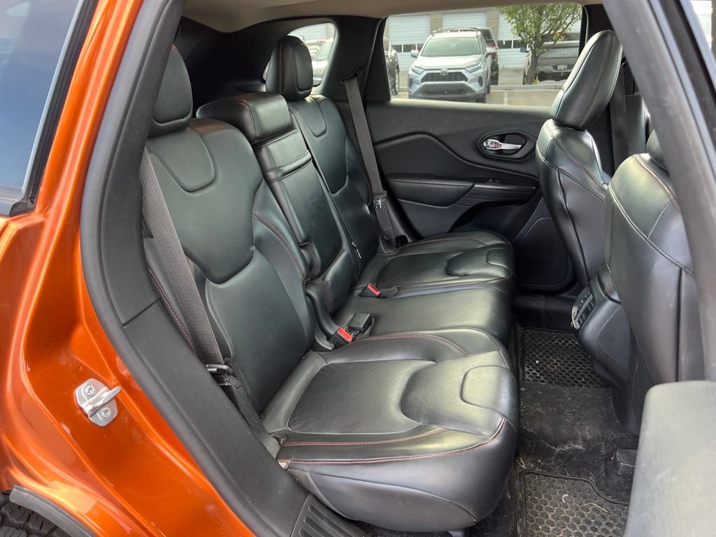 Used 2015 Jeep Cherokee Trailhawk w/ Comfort/Convenience Group AWD/4WD image 20